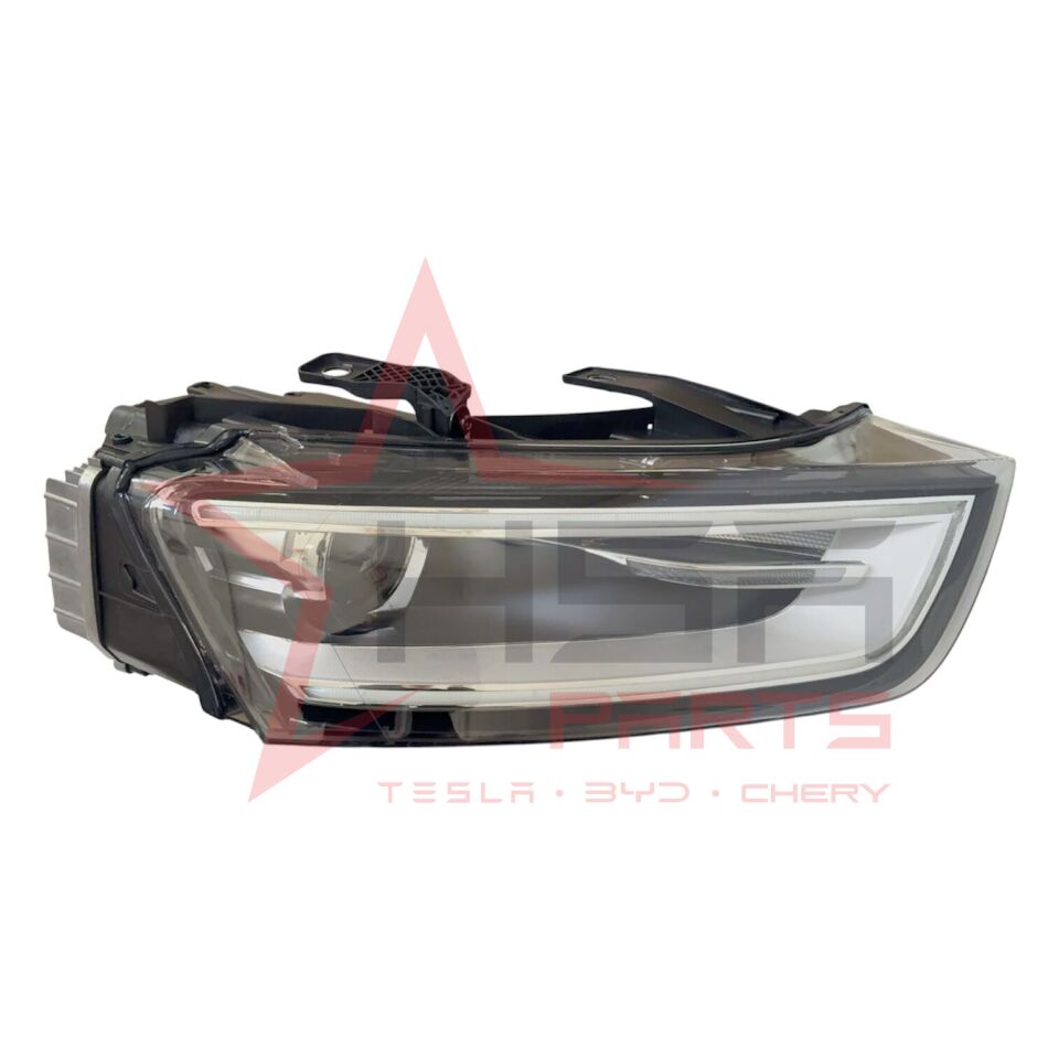 2013-2015 Audi Q3 Sağ Far (Beyinler Üstünde) 8U0941004