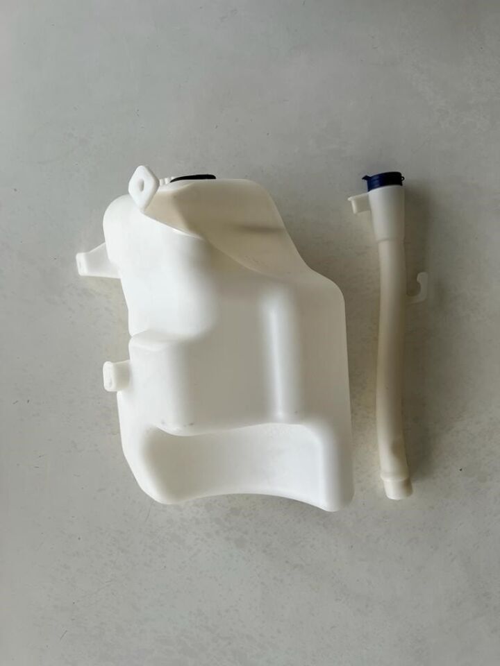 FIAT DOBLO- 15/23; ÖN CAM SU BİDONU/DEPOSU (BORUSU VE KAPAĞI İLE BİRLİKTE) (EURO BODY)