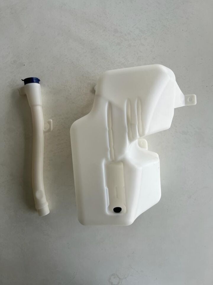 FIAT DOBLO- 15/23; ÖN CAM SU BİDONU/DEPOSU (BORUSU VE KAPAĞI İLE BİRLİKTE) (EURO BODY)