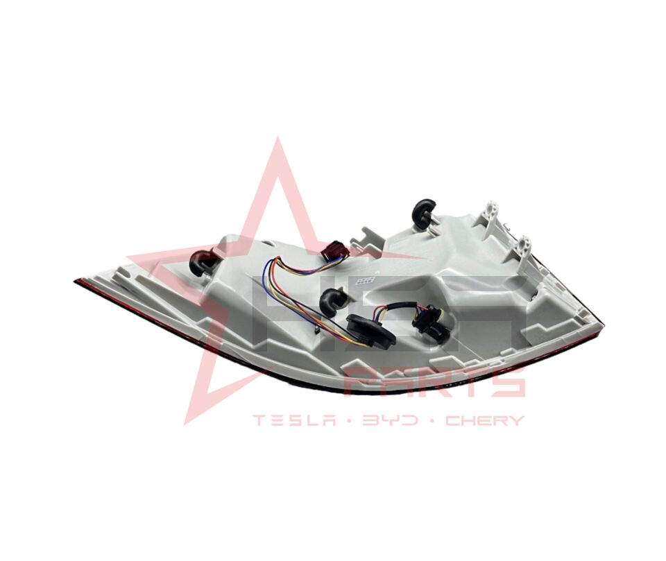 2013-2015 Skoda Superb Sağ Dış Stop (Ledli) 3T0945096