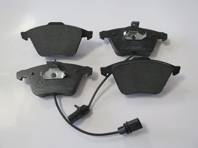 AUDI A4- 02/05; ÖN FREN BALATASI 2,0TFSI/2,7TDI(2KABLOLUDİSK)(155.2x72.7x19.3/15;6.4x73x19.3(BRAMAX)