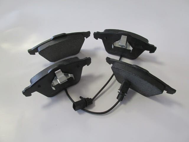 AUDI A4- 05/08; ÖN FREN BALATASI 2,0TFSI/2,7TDI(2KABLOLUDİSK)(155.2x72.7x19.3/15;6.4x73x19.3(BRAMAX)