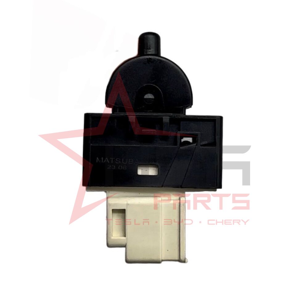 1998-2002 Nissan D22 Sol/Sağ Arka Cam Açma Düğmesi 25411-2S700