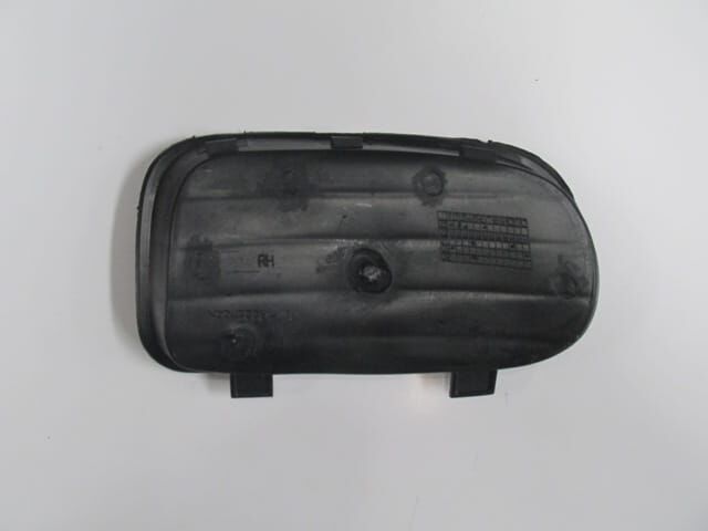 OPEL VECTRA- B- 99/02; SİS LAMBA KAPAĞI SAĞ SİS DELİKSİZ