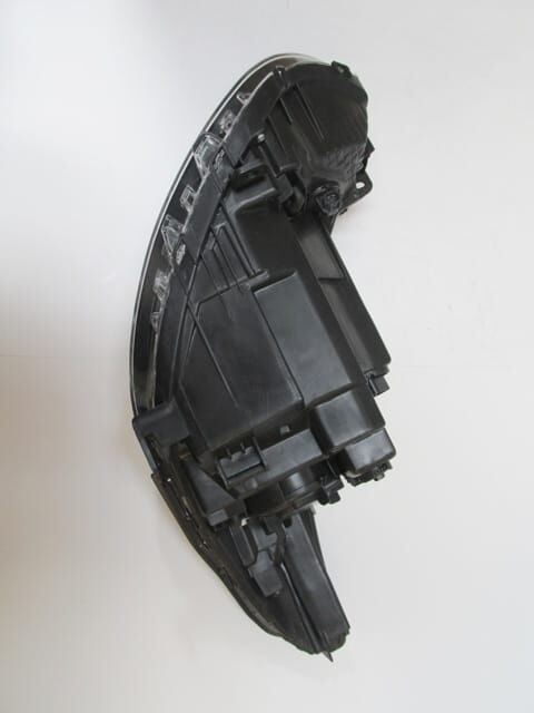 HYUNDAI ACCENT- BLUE- 11/14; FAR LAMBASI SAĞ ELEKTRİKLİ/MOTORLU/BEYAZ REFLEKTÖRLÜ LEDSİZ H4 (AYFAR)