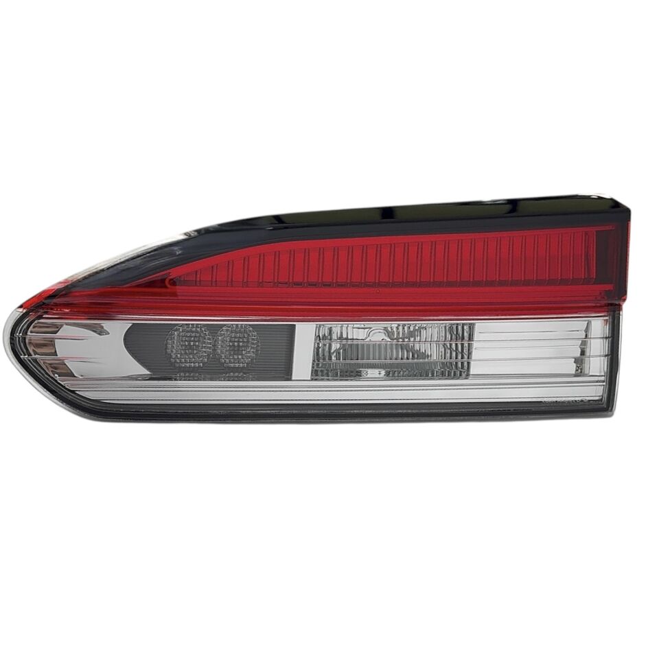 2022-2024 Toyota Corolla Cross Sağ İç Stop (Ledsiz) 81581-16010