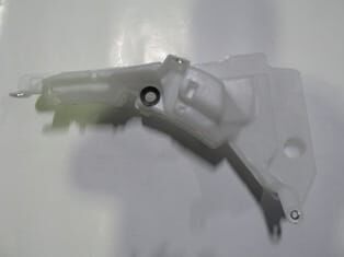 AUDI A6- 09/11; ÖN CAM SU BİDONU/DEPOSU (TW)