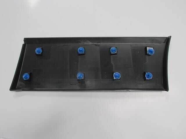 RENAULT TRAFIC- 4- 22/24; ARKA ÇAMURLUK BANDI SAĞ SİYAH (KLİPSLİ)