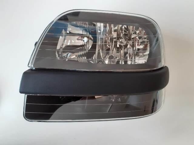 FIAT DOBLO- 01/05; FAR LAMBASI SOL ELEKTRİKLİ/MOTORSUZ/SİYAH 8FİŞLİ (SİYAH BANDLI)(AYFAR) (E MARKLI)