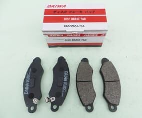 SUZUKI SWIFT- 05/11; ÖN FREN BALATASI MACAR TİPİ 1.3cc (DİSK) (131,1X44,6X14) (DAIWA)