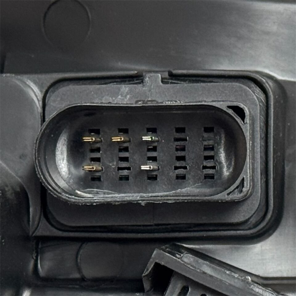 Volkswagen Far Amarok 12-17 Sağ (5 Fiş)