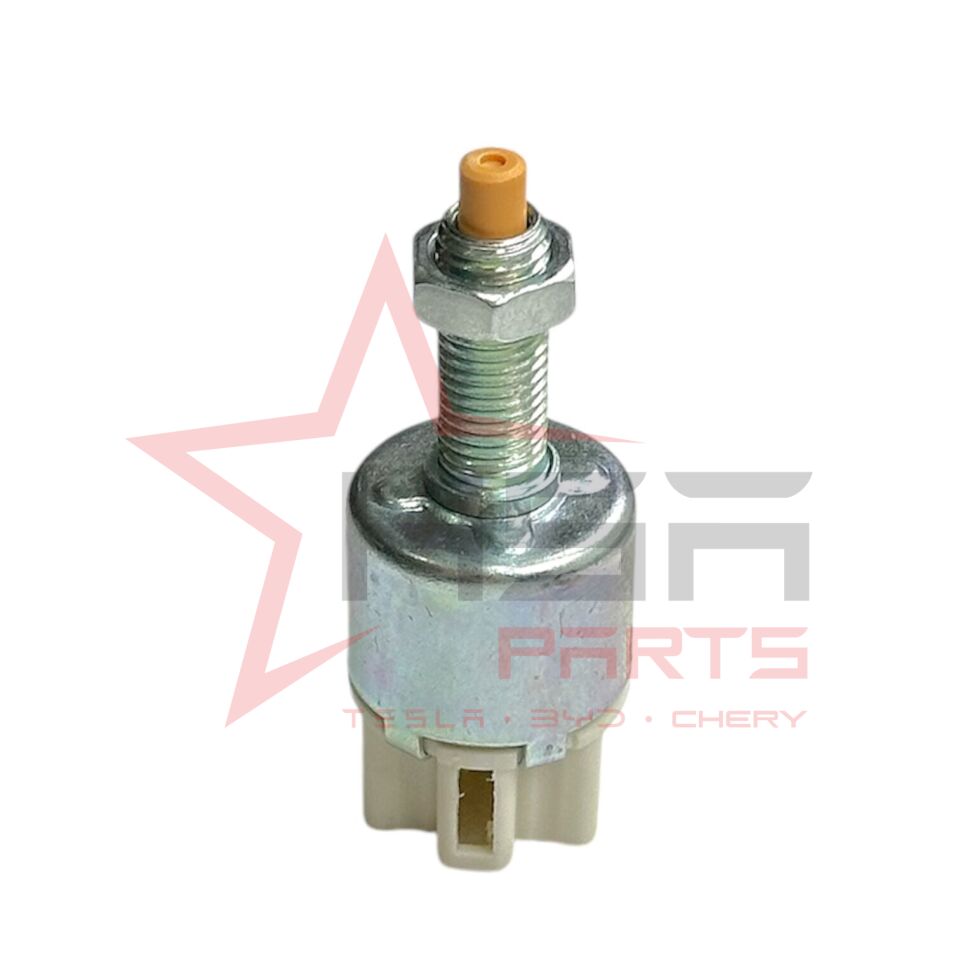 2004-2006 Toyota Corolla Fren Müşürü (4 Pin) (Uyumlu Araçlar: 2008-2011 Toyota Hiace Fren Müşürü / 2002-2006 Toyota RAV4 Fren Müşürü) 84340-06010