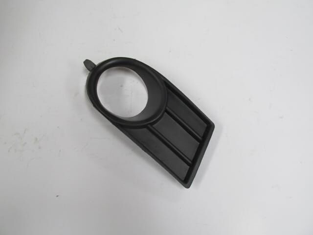 SUZUKI SWIFT- 05/07; SİS LAMBA KAPAĞI SAĞ SİS DELİKLİ (TYG)