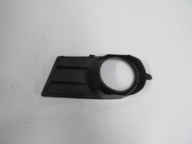 SUZUKI SWIFT- 05/07; SİS LAMBA KAPAĞI SAĞ SİS DELİKLİ (TYG)