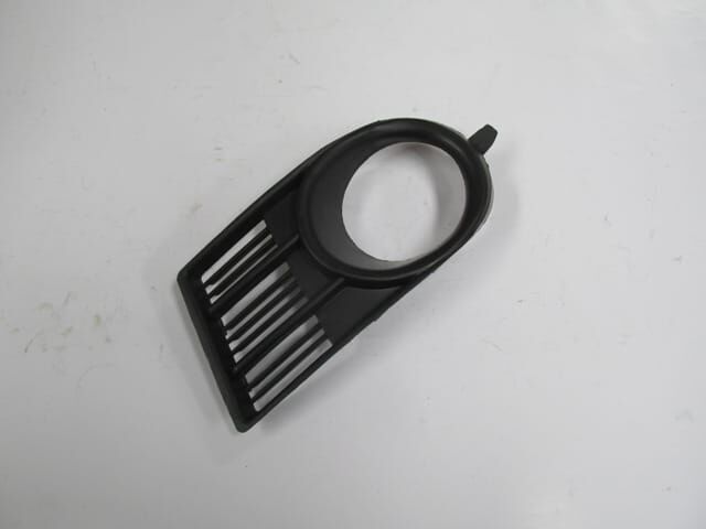 SUZUKI SWIFT- 05/07; SİS LAMBA KAPAĞI SOL SİS DELİKLİ (TYG)