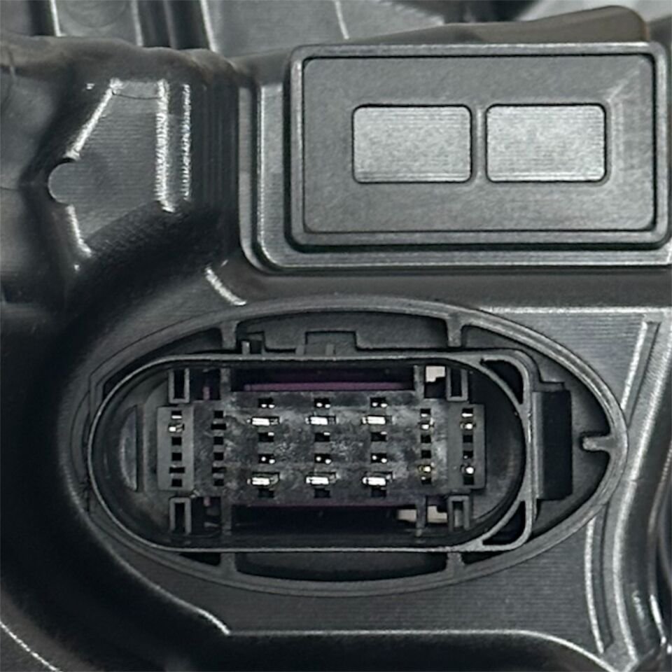 Skoda Far Octavia 21-24 Sağ (Düşük Paket)