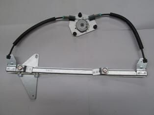 CITROEN C4- 04/11; ÖN CAM KRİKOSU SAĞ ELEKTRİKLİ/MOTORSUZ (5KAPI) (TW)