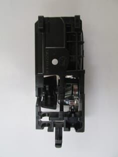 SUZUKI SWIFT- 05/11; ÖN KAPI İÇ AÇMA KOLU SAĞ SİYAH/NİKELAJLI (HUSHAN)