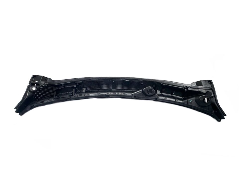 Nıssan Izgara Ön Cam Alt Qashqai 10-13 (Orta)