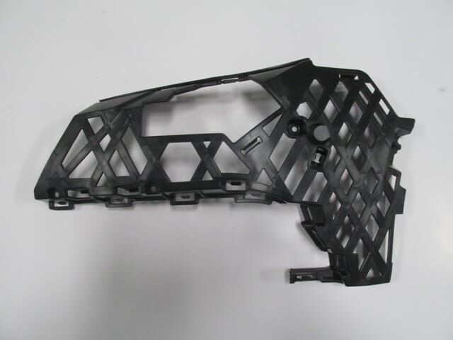 VOLKSWAGEN PASSAT-VARIANT- B8- 23/24; ÖN TAMPON BAĞLANTI BRAKETİ SOL PLASTİK (TW)