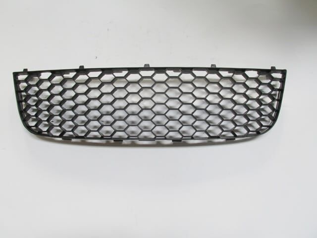 VOLKSWAGEN JETTA- 5- 06/10; ÖN TAMPON PANJURU ORTA SİYAH (GTI)(TÜV) (TYG)