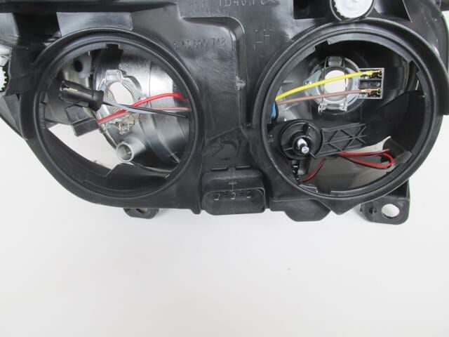 FIAT DOBLO- 06/10; FAR LAMBASI SOL ELEKTRİKLİ/MOTORSUZ 8 FİŞLİ (H7/H1) (AYFAR) (E MARKLI)