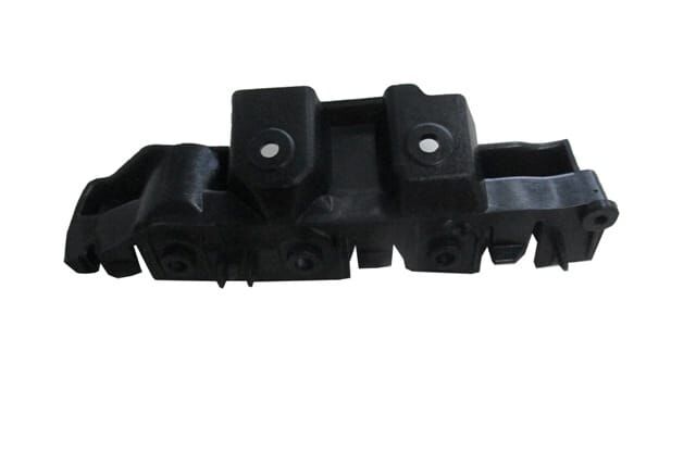 DACIA SANDERO- 21/24; ÖN TAMPON YAN BAĞLANTI BRAKETİ SOL