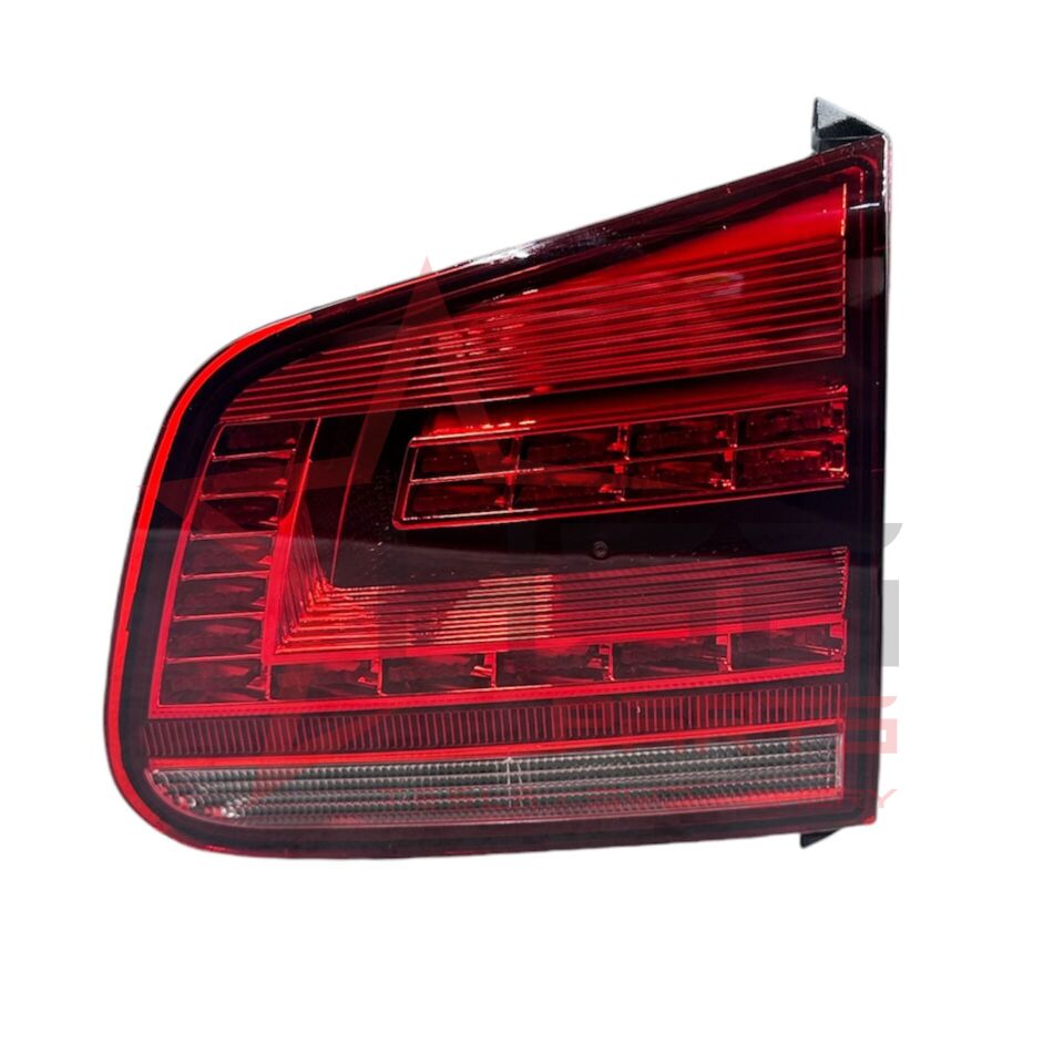 Volkswagen Tiguan Sağ İç Stop (Ledli) 2012-2015 (5N0945308)