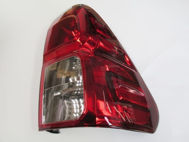 TOYOTA HILUX- PICK UP- 15/19; STOP LAMBASI SAĞ KIRMIZI/BEYAZ (CASP) (E MARKLI)