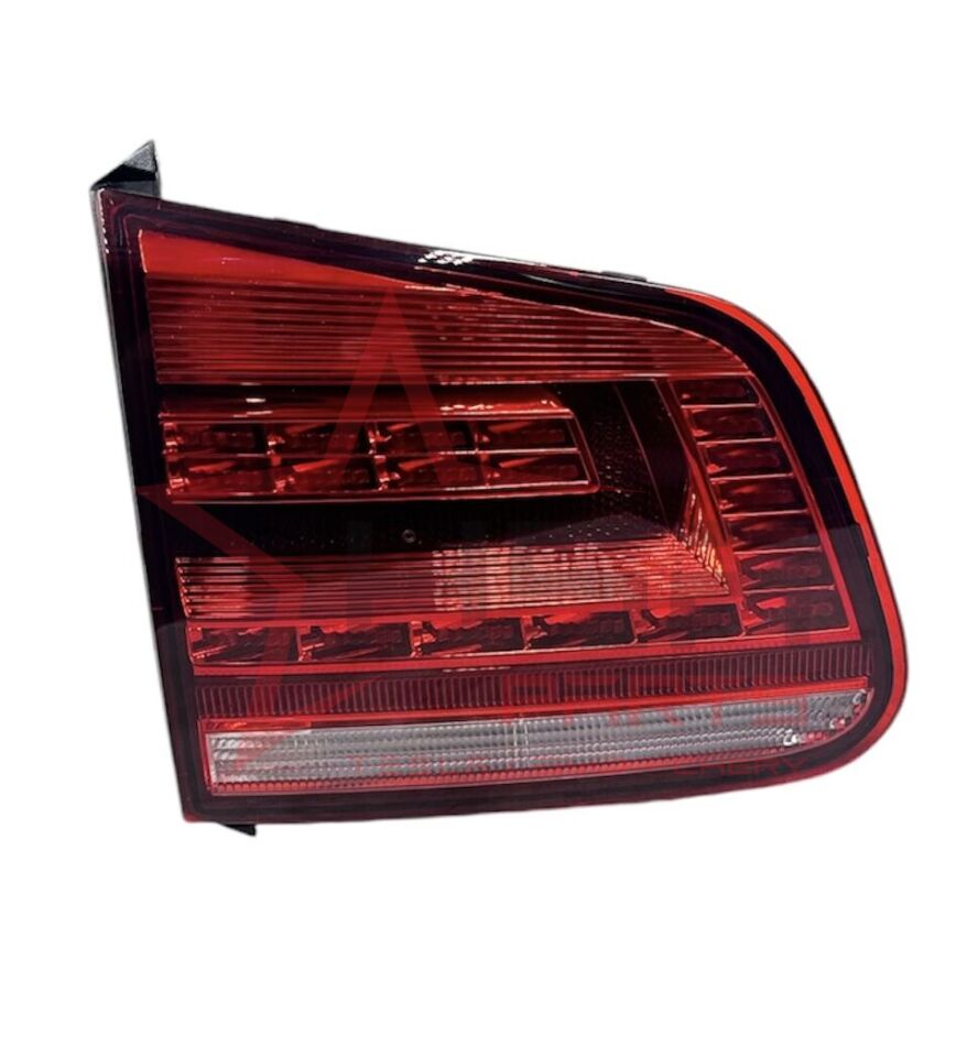 2012-2015 Volkswagen Tiguan Sol İç Stop (Ledli) 5N0945307