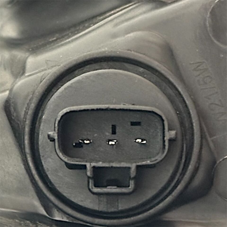 Toyota Far Hılux Revo 21-24 Sol (Merceksiz/Motorlu)