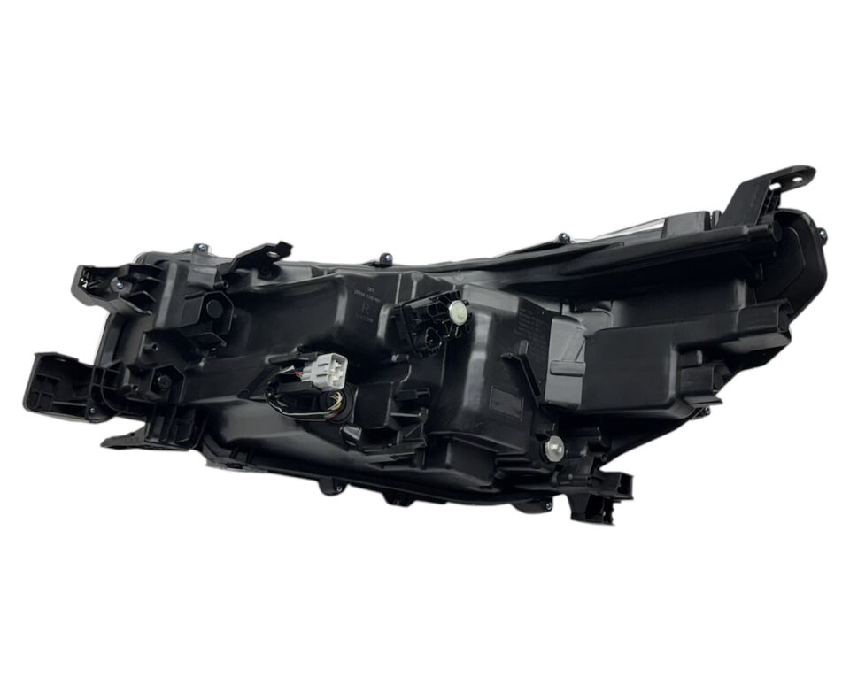 Toyota Far Hılux Revo 21-24 Sağ (Mercekli/İçi Koyu Gri/Krom Mercek)/(Hılux Yazılı-ınvıncıble)