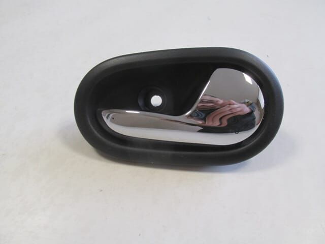 RENAULT SYMBOL- 13/21; ÖN KAPI İÇ AÇMA KOLU SAĞ NİKELAJLI