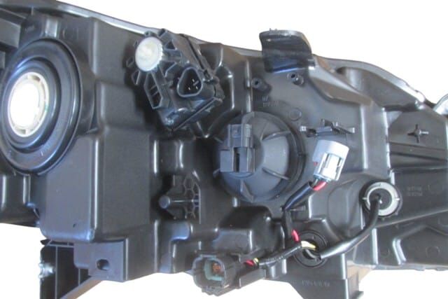 NISSAN QASHQAI- J11- 14/16; FAR LAMBASI SOL ELEKTRİKLİ/MOTORLU/MERCEKLİ/LEDLİ (H7/H11)(E MARKLI)(RIA