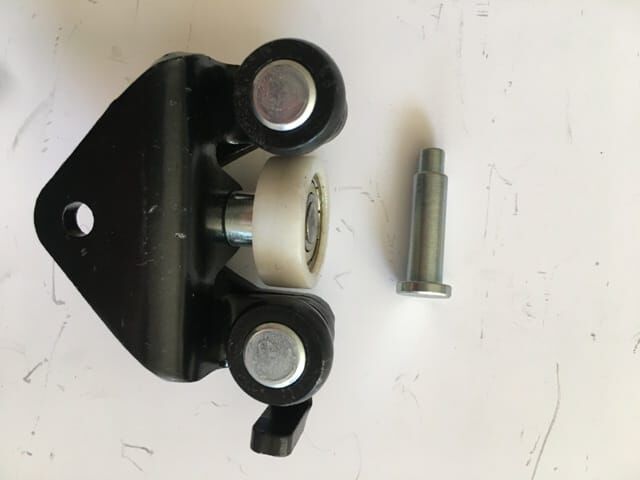 FIAT DOBLO- 06/10; SÜRGÜLÜ KAPI ALT RAY BAĞLANTISI UCU SOL