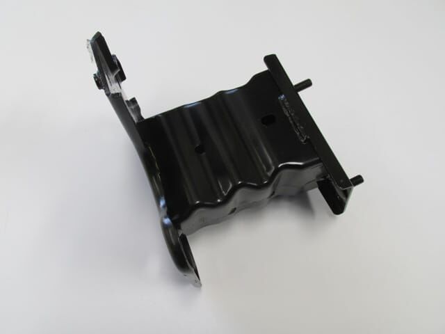 NISSAN QASHQAI- J11- 14/16; ÖN TAMPON İÇ DEMİRİ BAĞLANTI BRAKETİ SAĞ (EAGLE BODY)