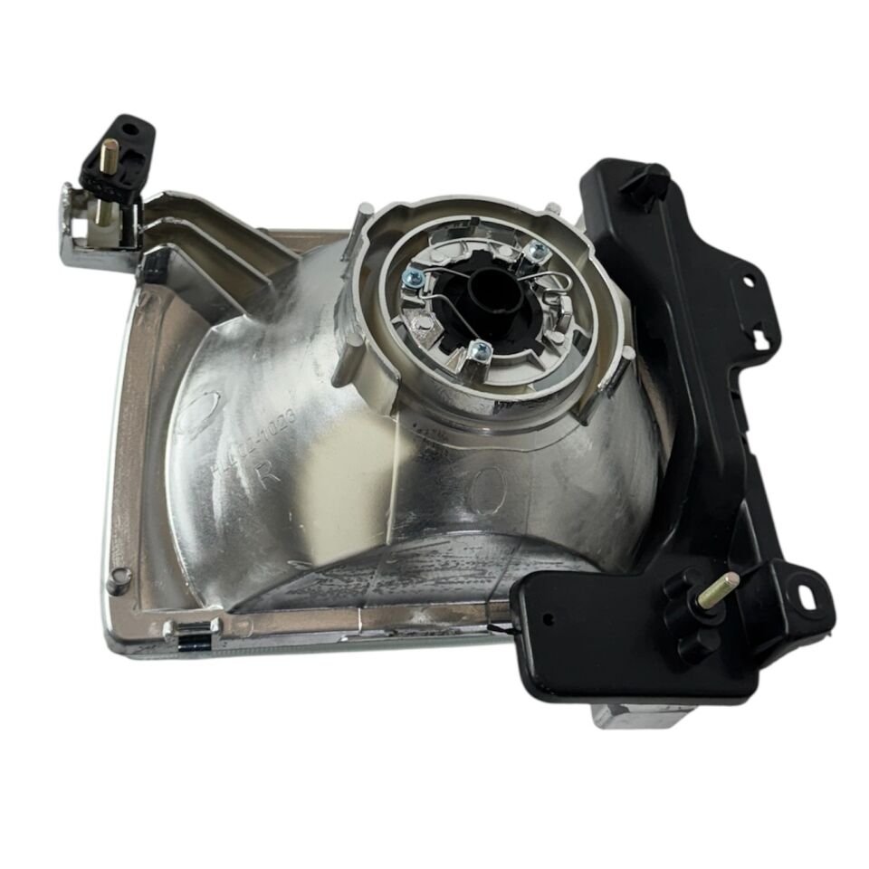 Nıssan Far D22 98-01 Sağ