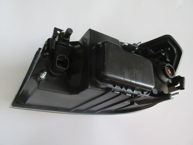 FORD TRANSIT- V184- 02/06; FAR LAMBASI SAĞ ELEKTRİKLİ/MANUEL SİYAH 4 FİŞLİ (H4)(AYFAR) (E MARKLI)