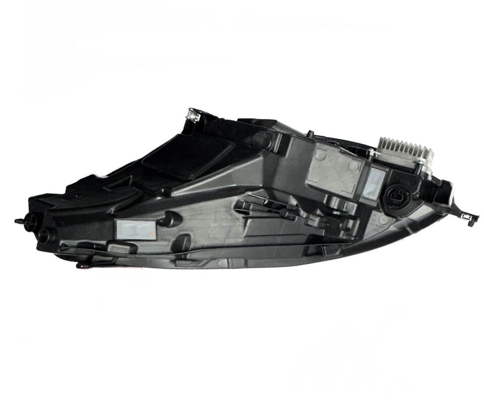 Tesla Far Tesla Y 22-24 Sağ (Beyinli/Ledli/Mercekli)