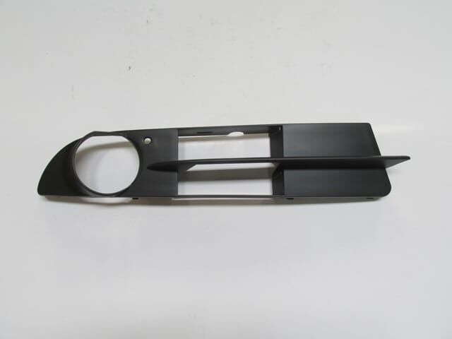 BMW 5 SERI- E60- 04/07; SİS LAMBA KAPAĞI DIŞ SAĞ SİS DELİKLİ (TW)