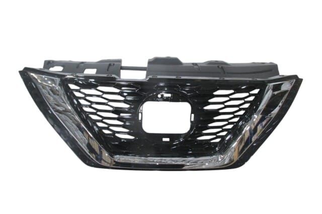 NISSAN QASHQAI- J11- 17/21; ÖN PANJUR NİKELAJ ÇITALI (KAMERA DELİKLİ) (TYG)