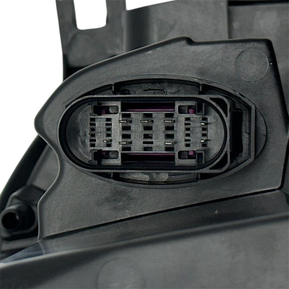 Audı Far A4 16-19 Sağ (Kare Mercek/Beyinler Üstünde)