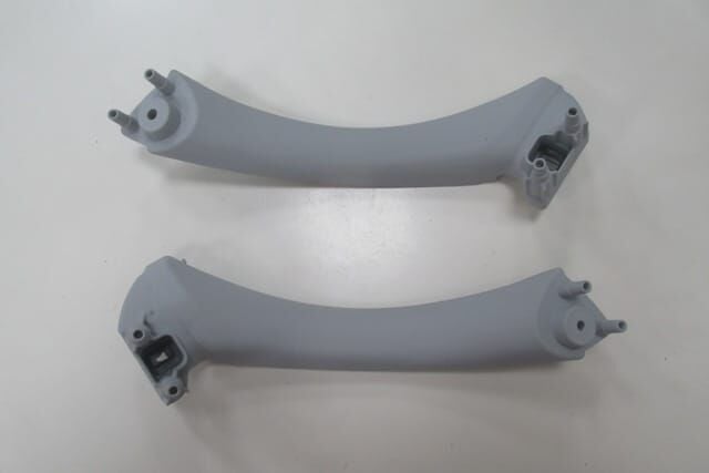 BMW 3 SERI- E90- 05/11; ÖN KAPI İÇ ÇEKME KOLU SAĞ/SOL SET (2 PARÇA) GRİ