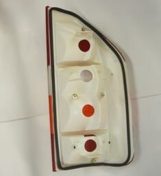 MERCEDES SPRINTER- 95/00; STOP LAMBASI SOL KIRMIZI/BEYAZ/SARI (FAMELLA)