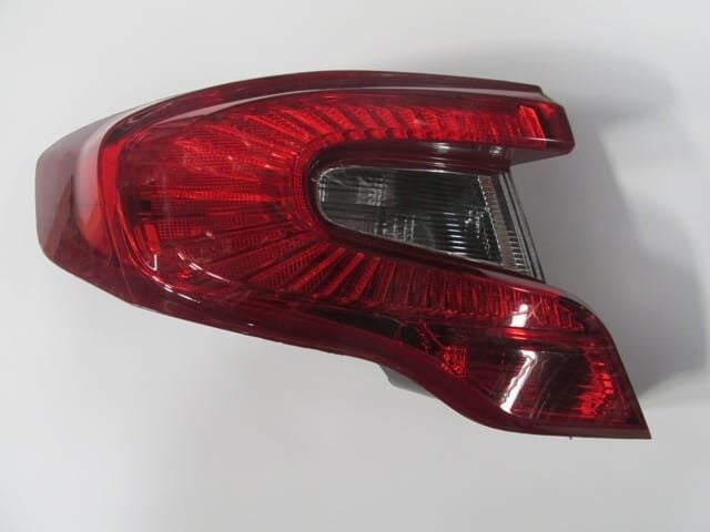 FIAT EGEA- SD- 21/25; DIŞ STOP LAMBASI SOL KIRMIZI/BEYAZ/LEDSİZ (MARS) (E MARKLI)