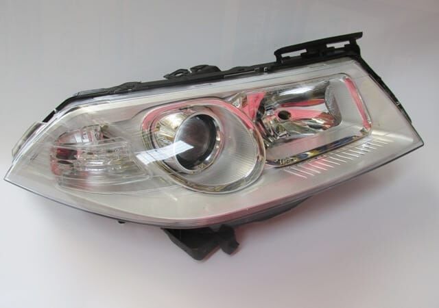 RENAULT MEGANE- 2- 07/09; FAR LAMBASI SAĞ ELEKTRİKLİ/MOTORSUZ/GRİ MERCEKLİMAKYAJLI(AYFAR (E MARKLI)