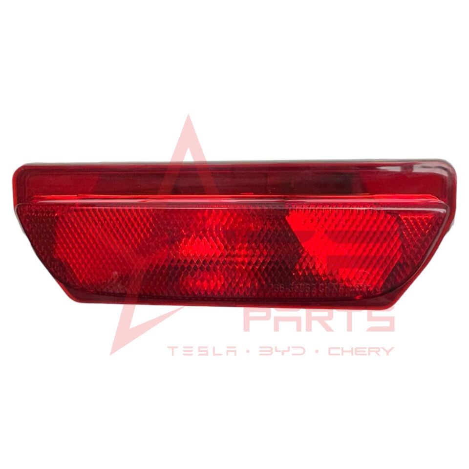 Mazda 3 Arka Tampon Reflektörü (Orta) 2013-2018 (BHR1-51-650)