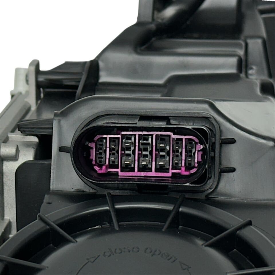 Audı Far A3 13-16 Sağ (Beyinler Üstünde)