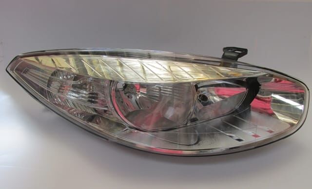 RENAULT FLUENCE- 09/12; FAR LAMBASI SAĞ ELEKTRİKLİ/MOTORLU 5 FİŞLİ (MERCEKSİZ) (AYFAR) (E MARKLI)