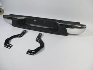 ISUZU D MAX- PICK UP- 07/12; ARKA TAMPON NİKELAJLI (PLAKA 52cm) ÜSTÜ PLASTİKLİ BAĞLAN.AYAKLARI İLE